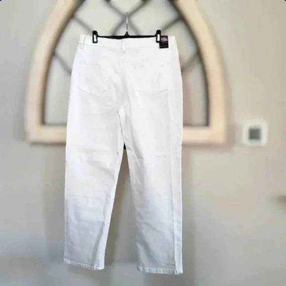 *NWT* Gloria Vanderbilt Amanda Classic High Rise White Denim Size 14 Short - Picture 2 of 6